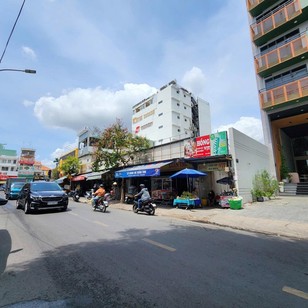 Bán toà nhà 27D Quốc Hương, P. Thảo Điền, TP Thủ Đức