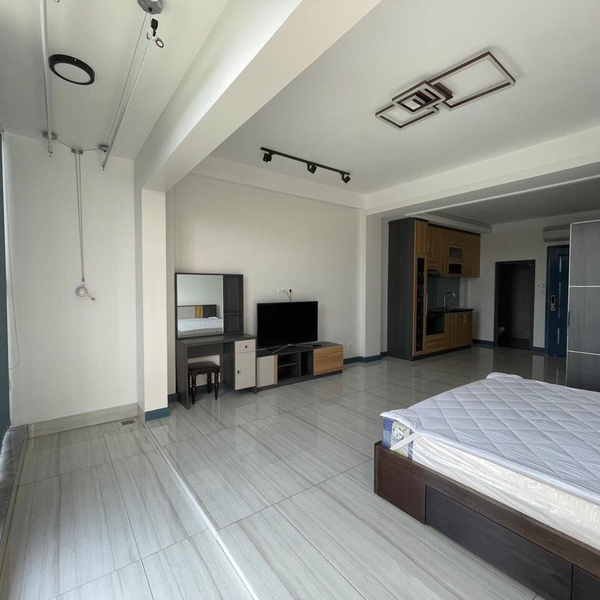 Nhà 6T mặt tiền hoàng quốc Việt , Phú Thuận 5m x 32m