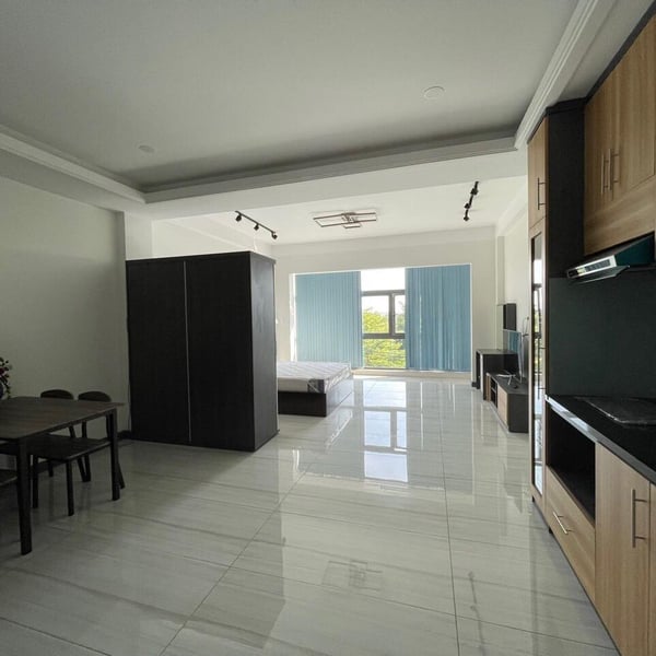 Nhà 6T mặt tiền hoàng quốc Việt , Phú Thuận 5m x 32m