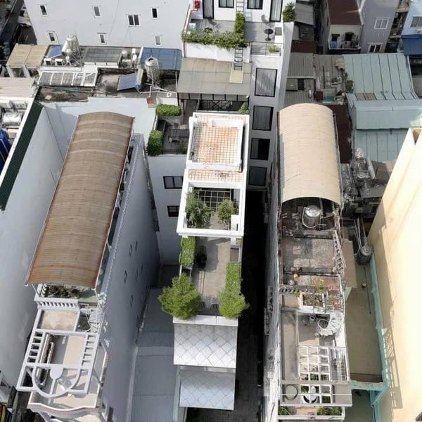 Bán tòa nhà mặt tiền 446 Võ Văn Kiệt, P. Cầu Ông Lãnh, Quận 1