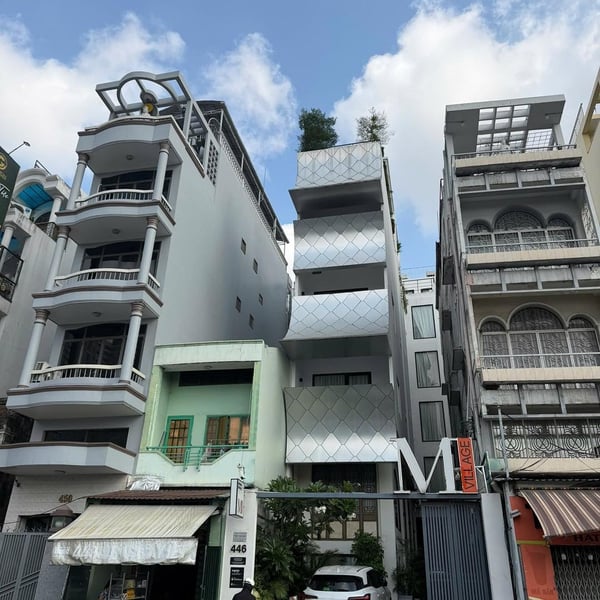 Bán tòa nhà mặt tiền 446 Võ Văn Kiệt, P. Cầu Ông Lãnh, Quận 1