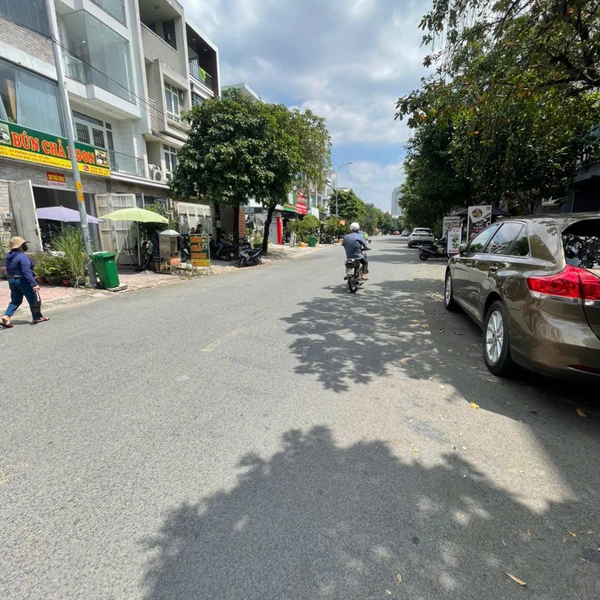 Bán nhà 17 - 19 Cao Đức Lân, P. An Phú, Quận 2