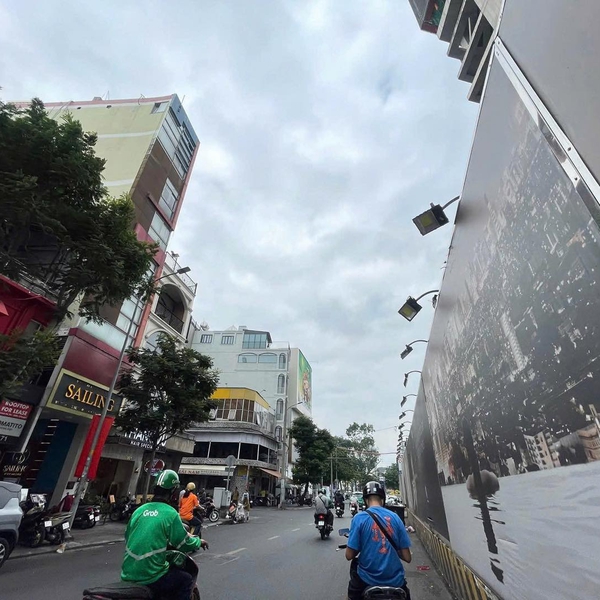 Bán nhà 165 - 167 - 169 - 171 Calmette, P. Bến Thành, Quận 1