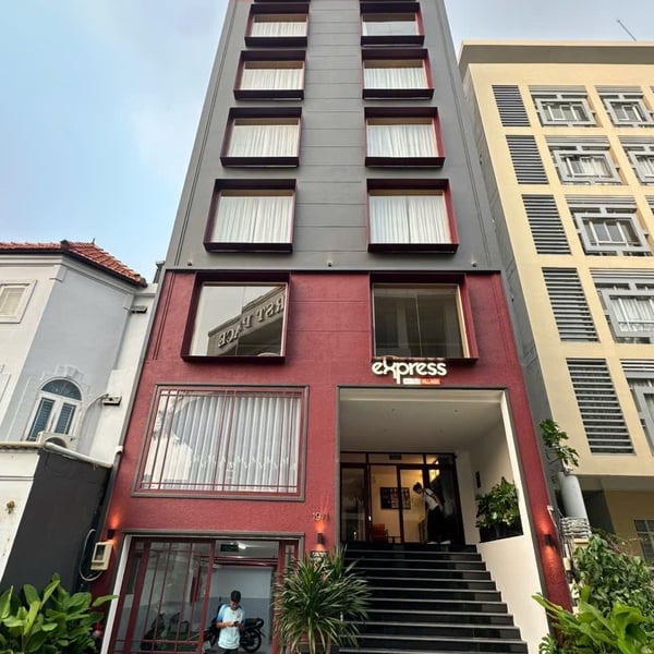 Bán toà nhà CHDV khách sạn 19/1 Hoàng Việt, P. Tân Sơn Nhất, Quận Tân Bình