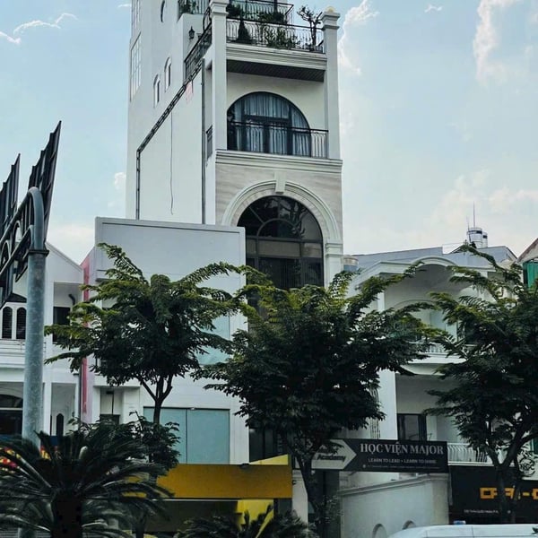 Bán toà nhà 107 Trần Quốc Hoàn, P. Tân Sơn Nhất, Quận Tân Bình