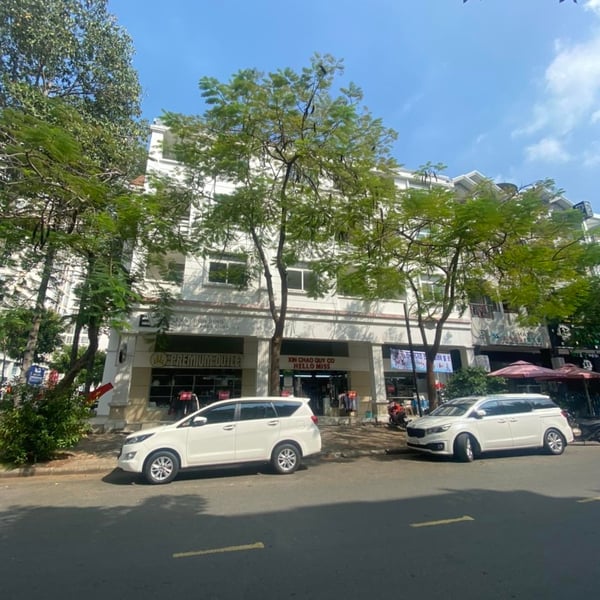 Tòa văn phòng góc Phan Khiêm Ích & Phạm Văn Nghị 23m x 18,5m