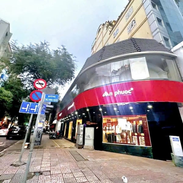 Bán nhà 119 Lý Tự Trọng, Phường Bến Thành, Quận 1