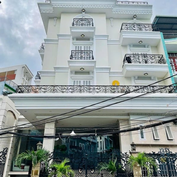 Bán tòa nhà căn hộ dịch vụ Quận 3 đường Lê Văn Sỹ, thu nhập 1,5 tỷ