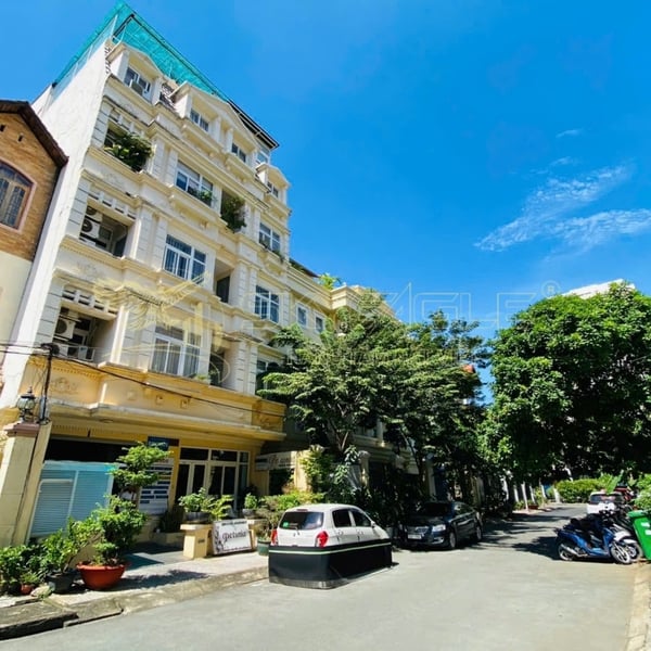 Bán tòa nhà CHDV số  216/3/23 (216 A36) Nguyễn Văn Hưởng, Thảo điền, TP. Thủ Đức