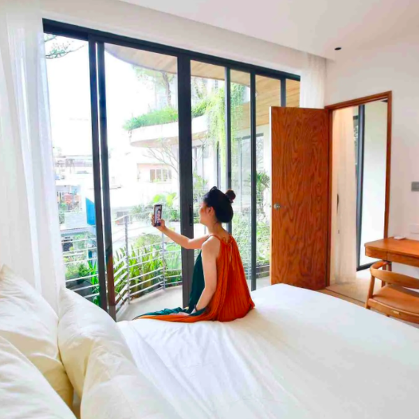 Bán toà nhà căn hộ dịch vụ Quận 1 số 42/4 Hồ Hảo Hớn, Phường Cô Giang