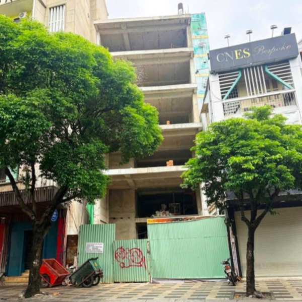 Bán toà nhà mặt tiền 208 - 210 Lê Lai, P. Bến Thành, Quận 1