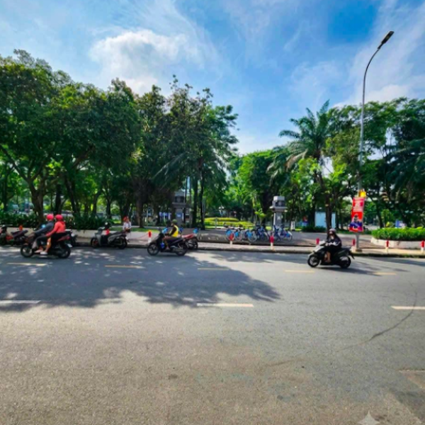 Bán toà nhà mặt tiền 208 - 210 Lê Lai, P. Bến Thành, Quận 1