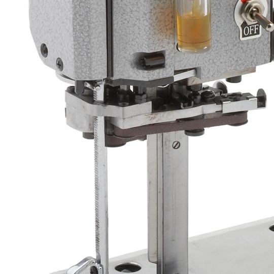 Chi tiết Máy cắt vải đứng 5 inch KM Chi tiết Máy cắt vải đứng 5 inch KM