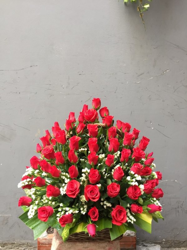 Giỏ hoa hồng đỏ "Cả Tấm Lòng"