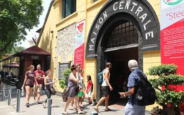 Hà Nội tạm thời đóng cửa một số di tích để phun tiêu độc, khử trùng Hà Nội tạm thời đóng cửa một số di tích để phun tiêu độc, khử trùng