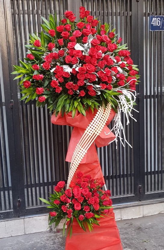 Hoa Lan Phương tại Hải Phòng chuyên thiết kế kệ hoa tươi chúc mừng đẹp