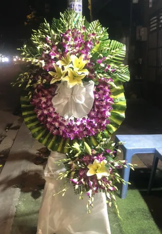 Hoa Tươi Chia Buồn Cổ Điển 53