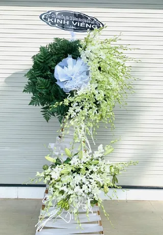 Hoa Tươi Chia Buồn Cổ Điển 37