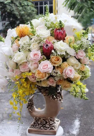 Bình Hoa Tặng Chúc Mừng