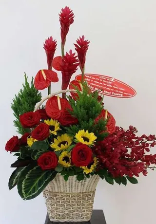 Giỏ Hoa Tặng Đồng Nghiệp