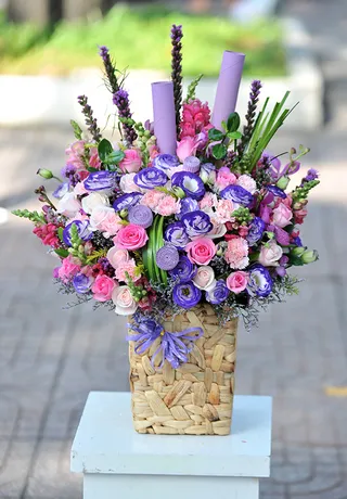 Giỏ Hoa Tặng Ngày Lễ Chúc Mừng