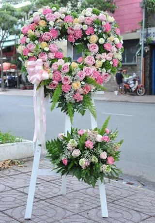 Trăm Năm Hạnh Phúc