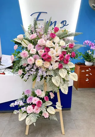Lẵng Hoa Chúc Mừng Tinh Tế