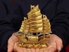 Lựa chọn quà tết tặng sếp nam ý nghĩa và độc đáo