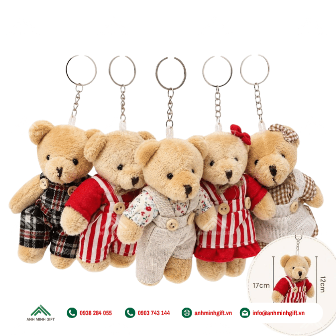 So sánh móc khoá gấu bông in logo và mica về hiệu quả quảng cáo giúp doanh nghiệp chọn đúng đại sứ thương hiệu.