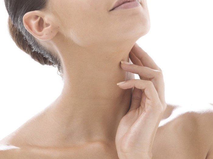 Serum, kem dưỡng không phù hợp vùng mặt có thể dùng để chăm sóc da tay và cổ