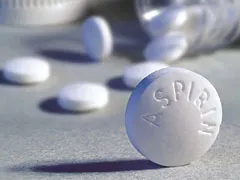 Có phản ứng phụ nào khi sử dụng aspirin để trị mụn không?
