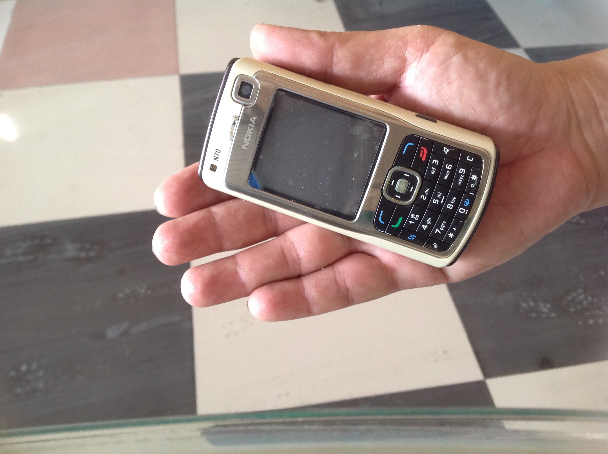 Cách phân biệt Nokia nhái và thật Cách phân biệt Nokia nhái và thật