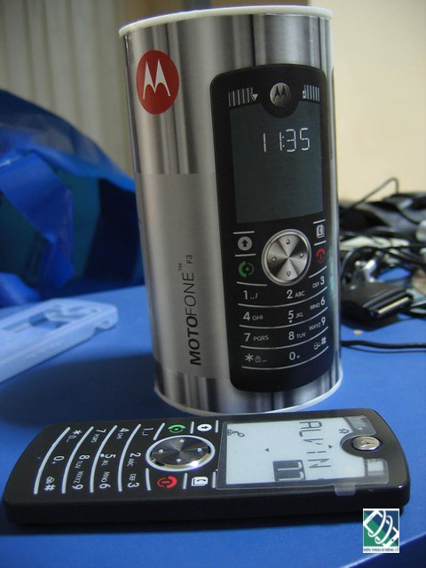 Motorola MOTOFONE F3 sản phẩm của người cá biệt Motorola MOTOFONE F3 sản phẩm của người cá biệt