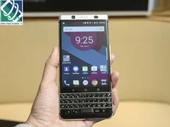 Điện thoại vừa bàn phím vừa cảm ứng Blackberry dùng có tốt không?