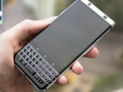 Nam giới dùng điện thoại bàn phím to có phù hợp không?
