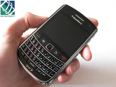 Nên dùng điện thoại bàn phím Qwerty Nokia hay Blackberry tốt hơn?
