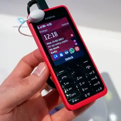 nokia 301 red