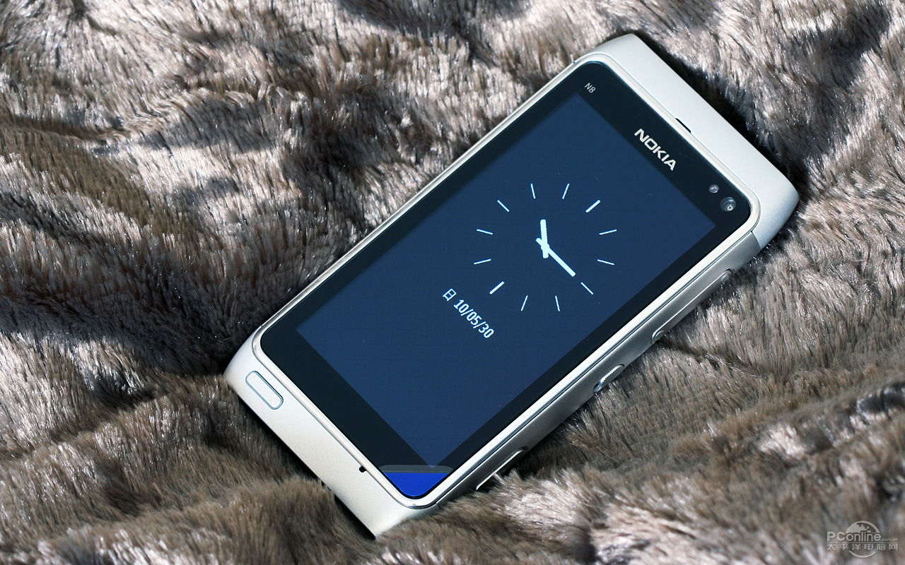 Nokia N8 white