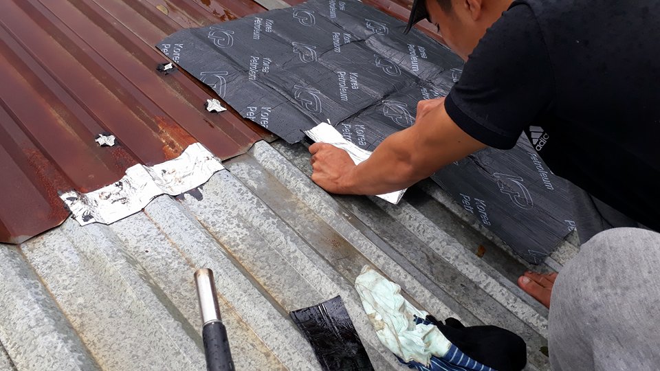 Thợ Chống Dột Mái Tôn Mái Ngói Cho Nhà Dân Nhà Xưởng Tại Biên Hòa Thợ Chống Dột Mái Tôn Mái Ngói Cho Nhà Dân Nhà Xưởng Tại Biên Hòa
