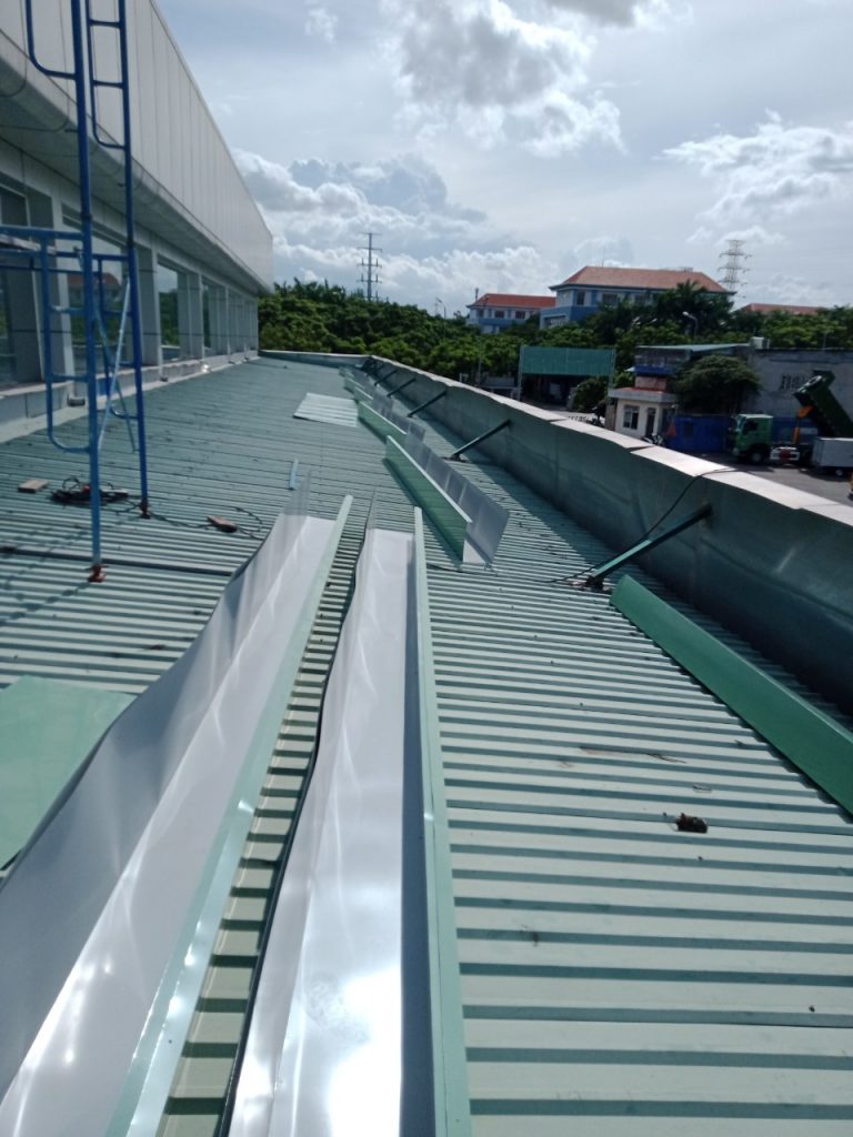 Thợ Thi Công Làm Máng Xối Sửa Chữa Máng Xối Tại Biên Hòa Thợ Thi Công Làm Máng Xối Sửa Chữa Máng Xối Tại Biên Hòa