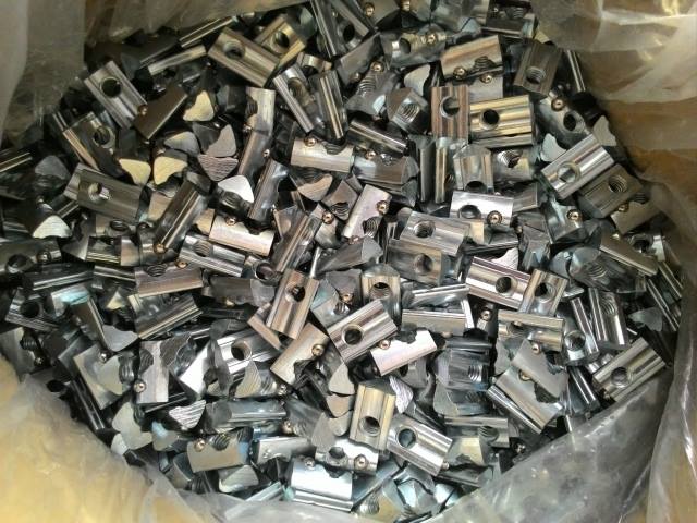 Phụ kiện nhôm định hình tphcm