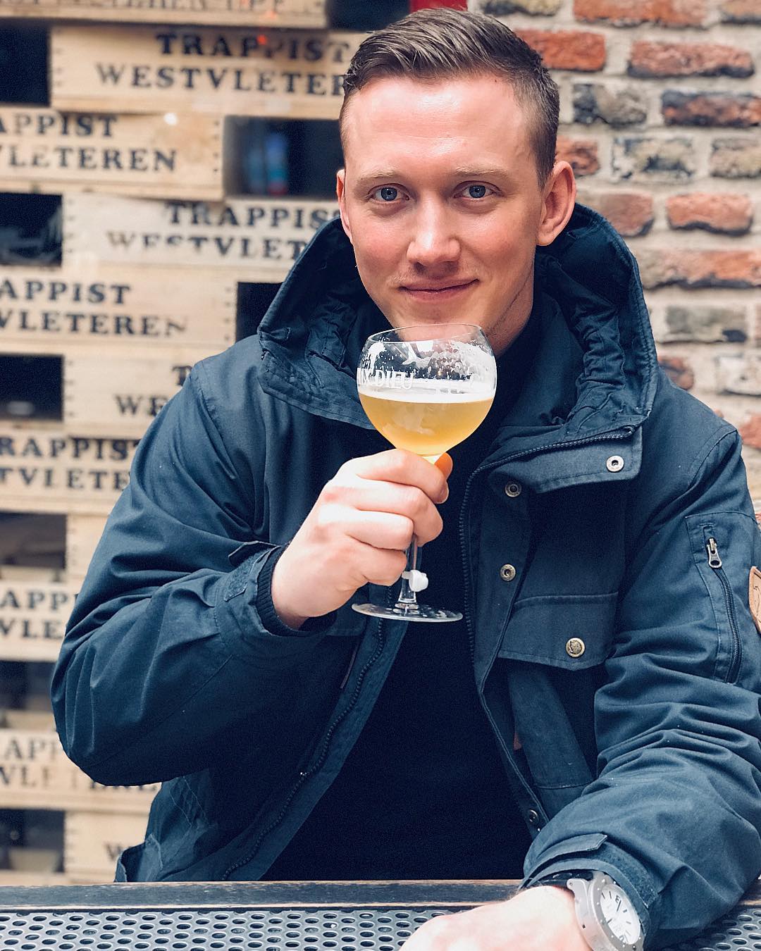 Uống bia nữ tu Abbey Bỉ Paix Dieu - Dòng bia vàng 10 độ