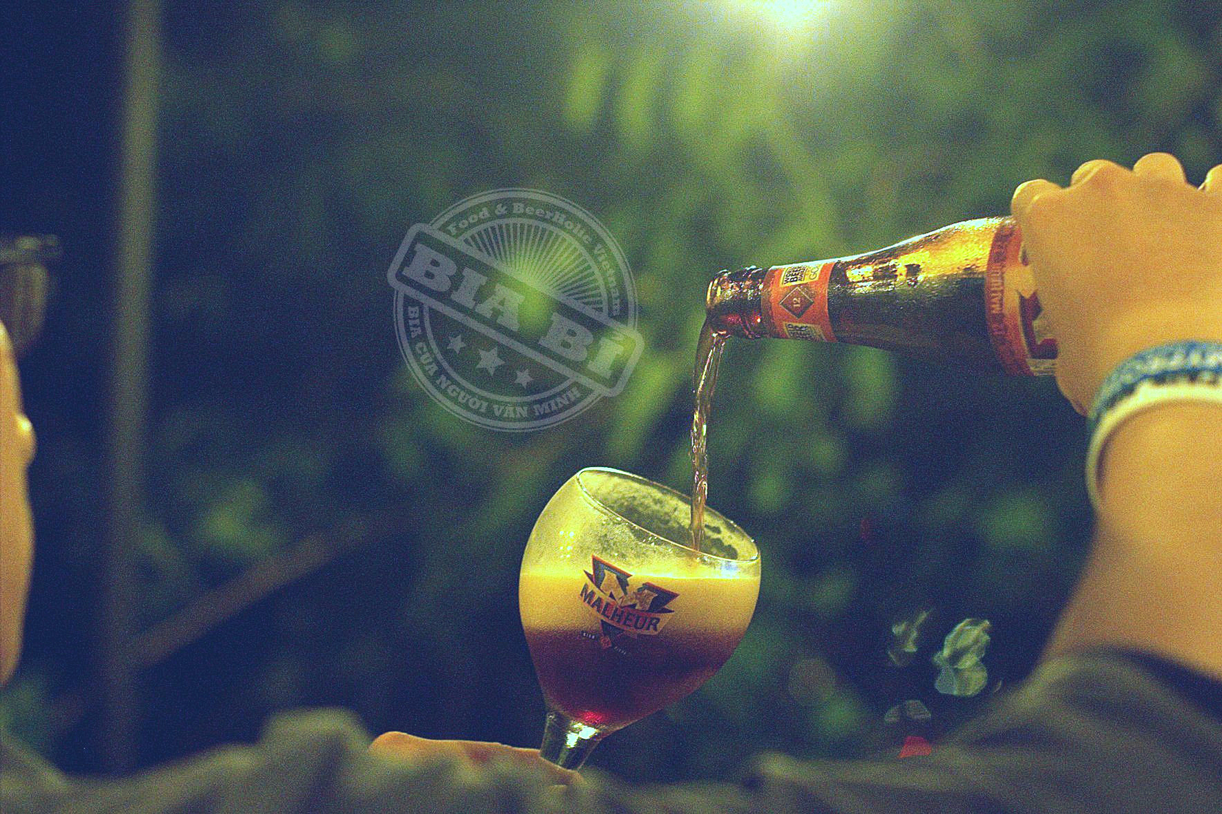 bia đen Bỉ nặng độ ngon nhất thế giới Malheur 12