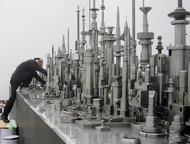 Hầu như Chu Enoki chỉ thực hiện các mô hình kim loại này 1 mình (trừ các sự kiện triển lãm) Hầu như Chu Enoki chỉ thực hiện các mô hình kim loại này 1 mình (trừ các sự kiện triển lãm)