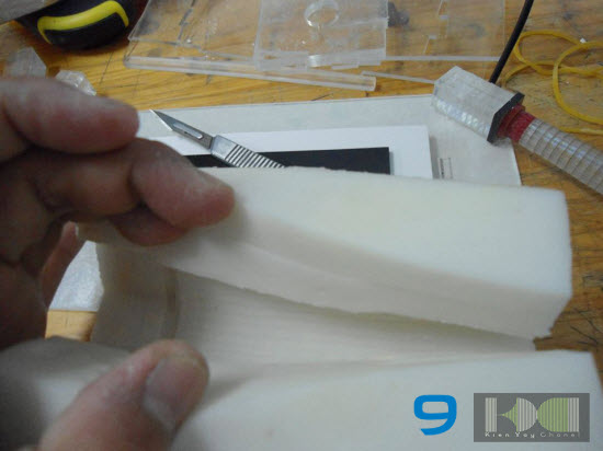 Bên trong khuôn Bên trong khuôn