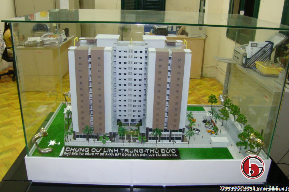 Mô hình kiến trúc được trưng bày tại văn phòng của một công ty xây dựng Mô hình kiến trúc được trưng bày tại văn phòng của một công ty xây dựng