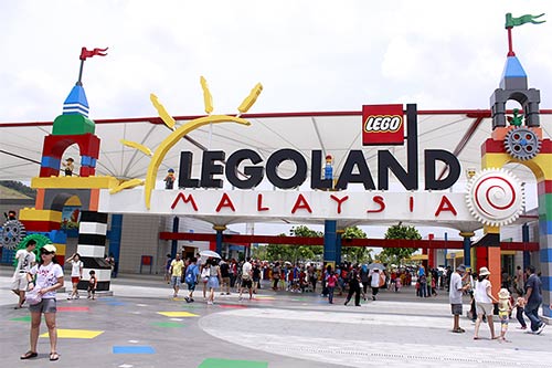Công viên Lego Land Malysia rộng 510.000m² với 50 triệu viên gạch để xây dựng các mô hình. Đây là công ty Lego Land đầu tiên tại châu Á sau Đan Mạch, Anh, Đức và Mỹ Công viên Lego Land Malysia rộng 510.000m² với 50 triệu viên gạch để xây dựng các mô hình. Đây là công ty Lego Land đầu tiên tại châu Á sau Đan Mạch, Anh, Đức và Mỹ