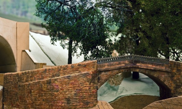 Mô hình kiến trúc cầu đường mang vẻ bình yên, cổ xưa Mô hình kiến trúc cầu đường mang vẻ bình yên, cổ xưa