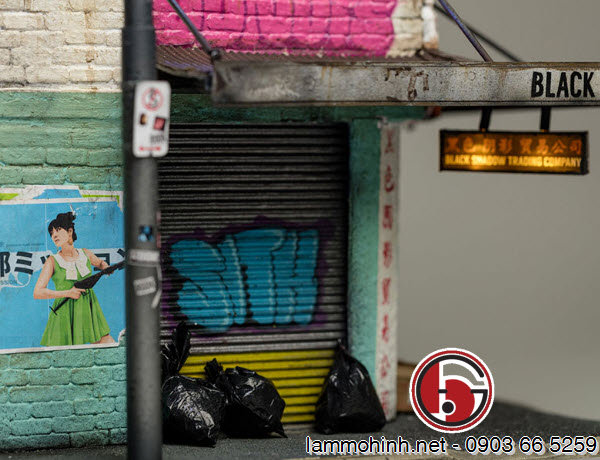 Những bọc tái chế chứa rác ở cửa nhà. Bạn có thể thấy những quảng có nhỏ bé gắng trên cột điện vẫn thể hiện đầy đủ thông tin Những bọc tái chế chứa rác ở cửa nhà. Bạn có thể thấy những quảng có nhỏ bé gắng trên cột điện vẫn thể hiện đầy đủ thông tin