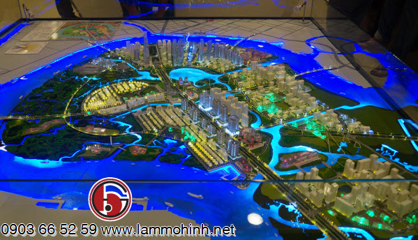 Kích thước mô hình: 2,2x2,2m. Thời gian thực hiện: 30 ngày. Ekip làm mô hình: 6 người